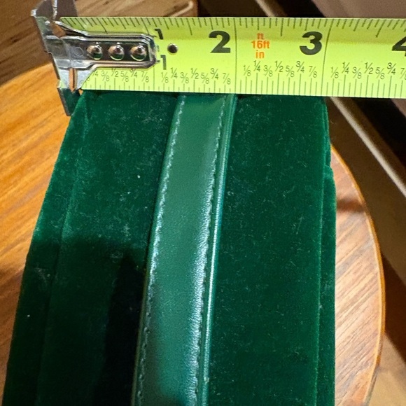 Elemis London faux green cosmetics or skincare products bag - Picture 8 of 8